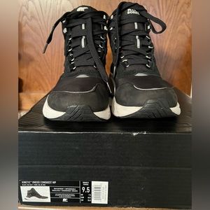 NIB women’s Sorel size 9.5 Kinetic Rnegd Conquest boot in Black Sea salt